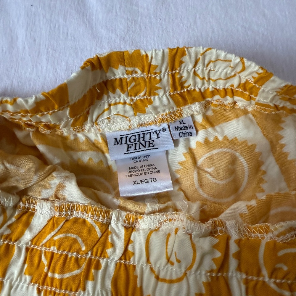 Mighty Fine Yellow Sun Smileyface Shorts size XL - Picture 4 of 5